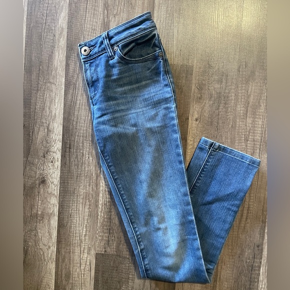 DL1961 Jeans (26) - Picture 1 of 4